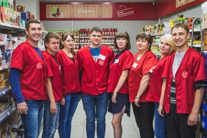 Магнит работники фото В каждом магазине покупатели принимают меня за сотрудника Неудачники Дзен