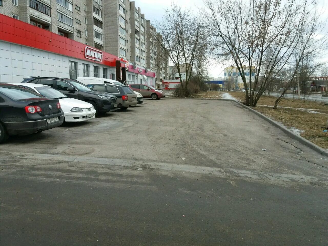 Магнит ул генерала хлебникова 36 фото Photo: Автомобильная парковка, car park, Ivanovo, ulitsa Generala Khlebnikova, 3