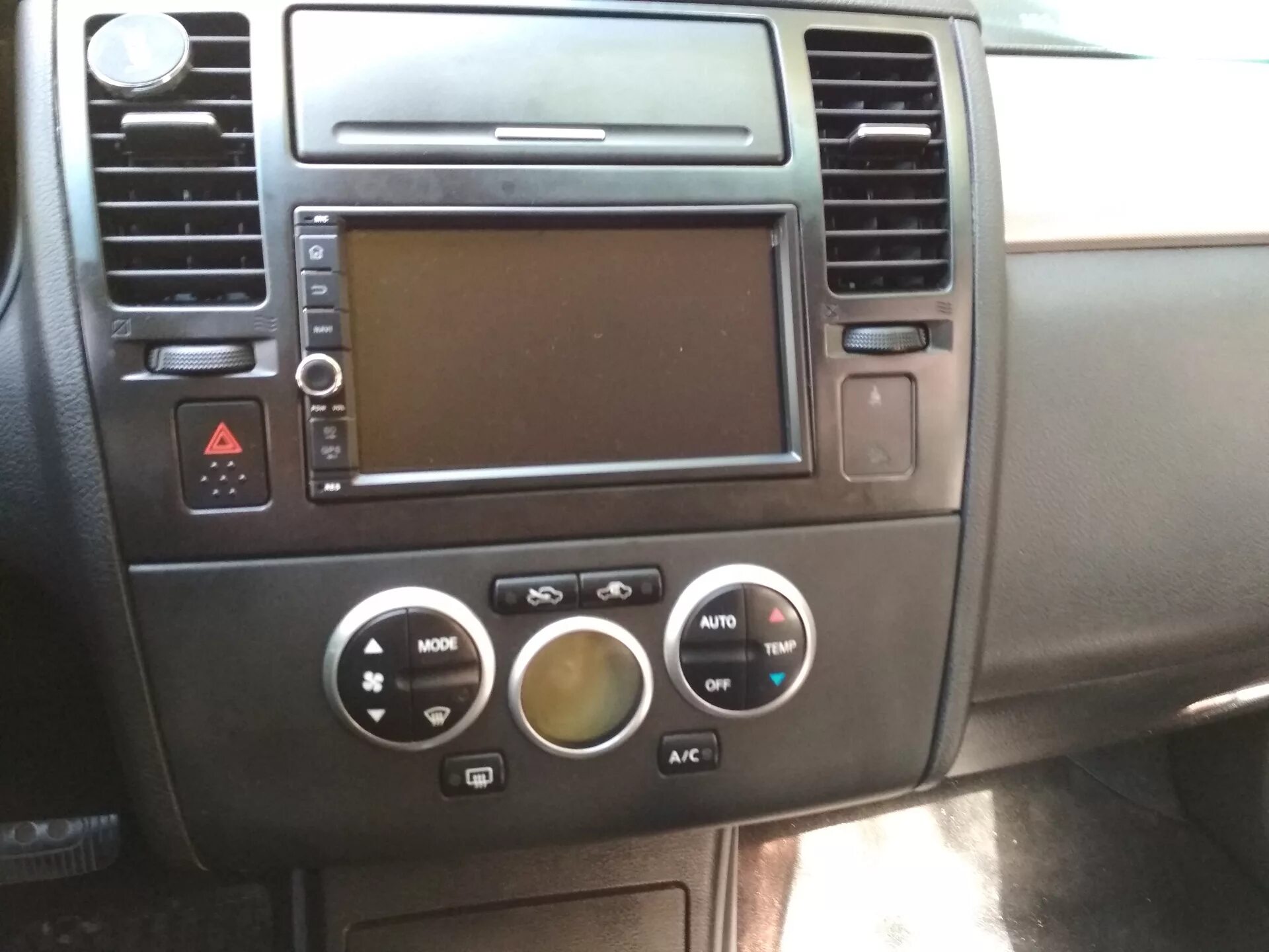 Магнитолы ниссан штатная фото Поменял магнитолу - Nissan Tiida (1G), 1,6 л, 2007 года автозвук DRIVE2