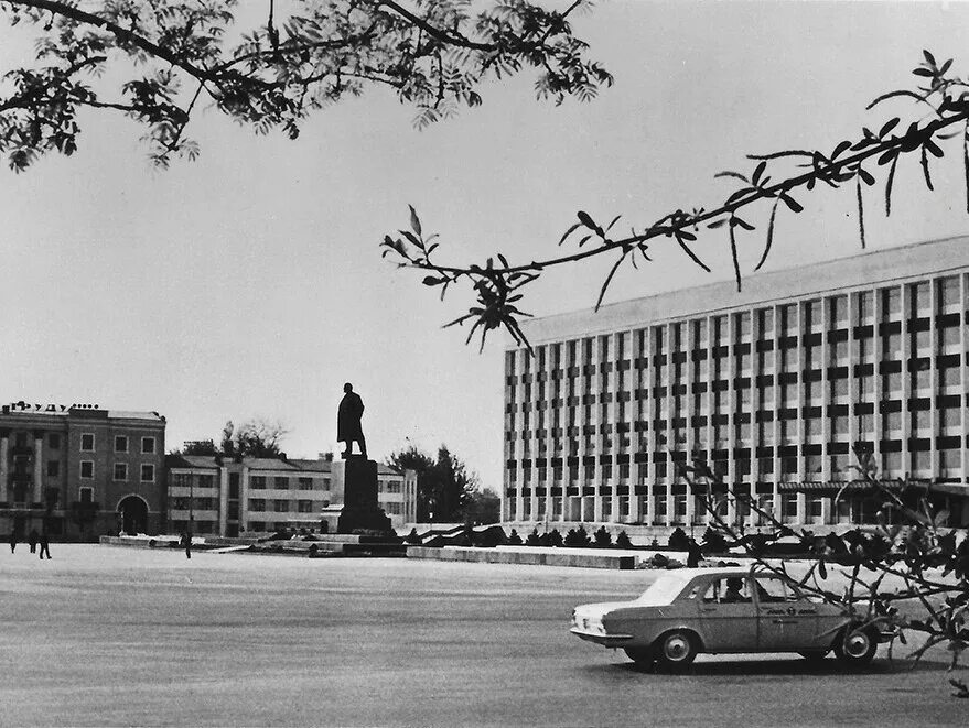 Махачкала 1980 год фото Центральная площадь Махачкалы 1977 год. Главная площадь столици республики. Горо