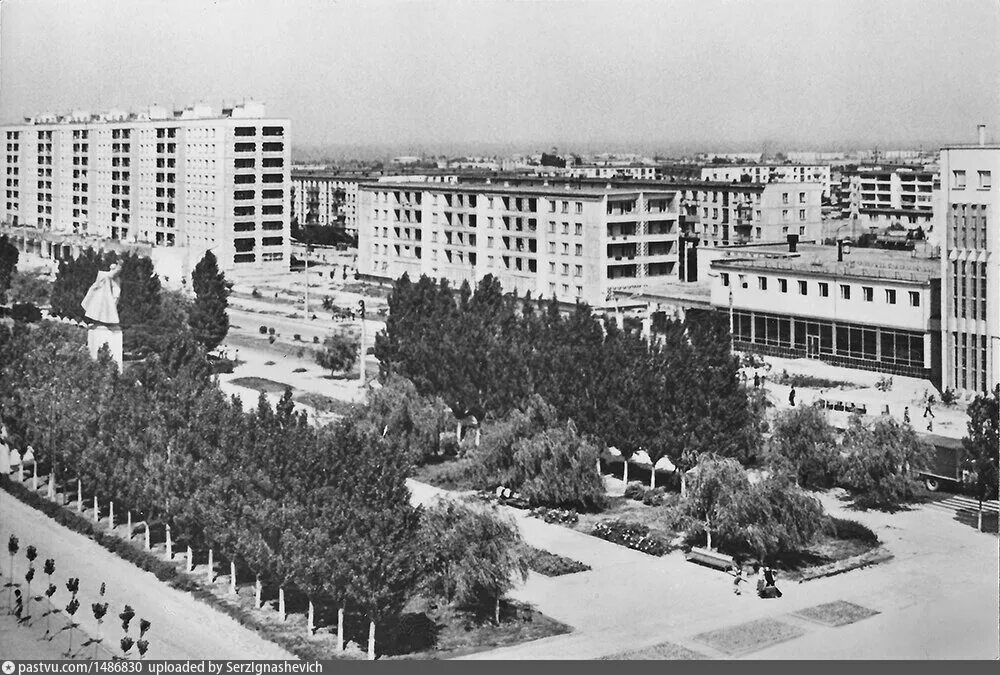 Махачкала 1990 год фото Вид на сквер