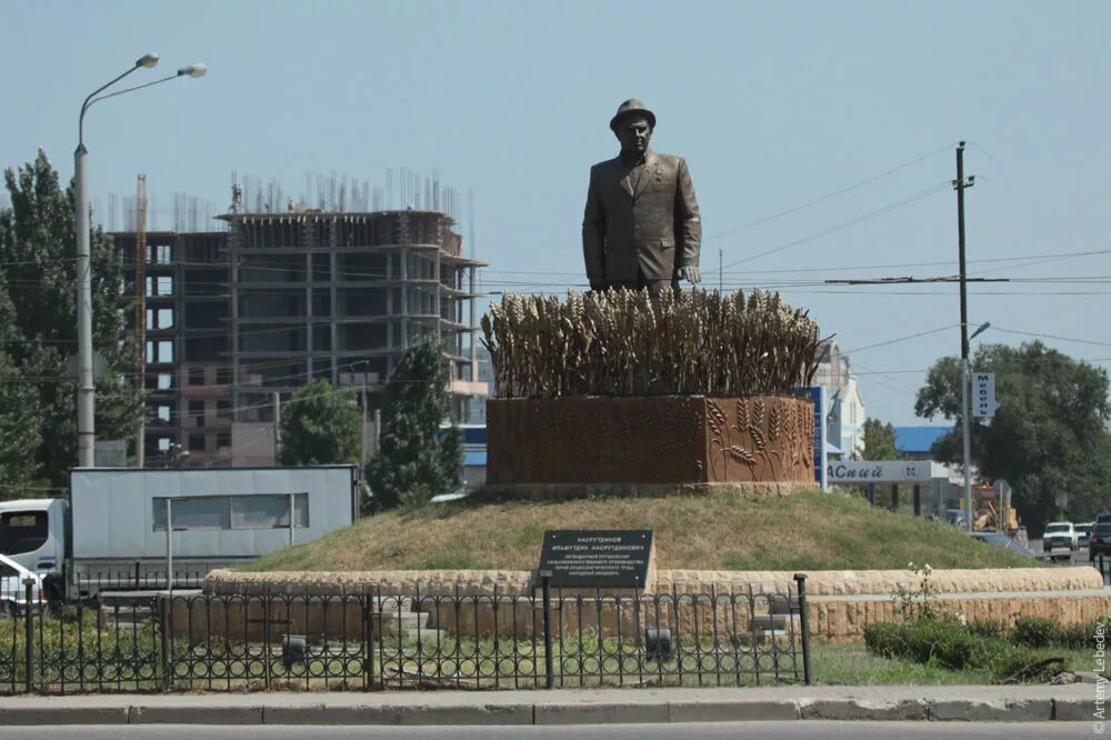 Махачкала фото памятники КавКазЭтноэксп. Часть II. Нальчик, Беслан, Назрань, Владикавказ, Грозный, Махачк