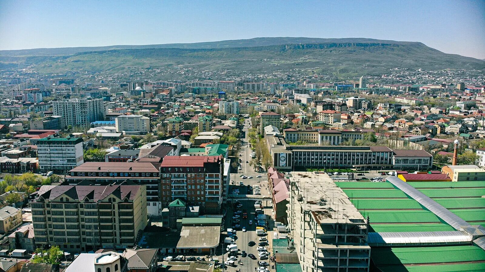 Махачкала картинки фото Fichier:Махачкала на фоне Тарки-Тау.jpg - Wikipédia