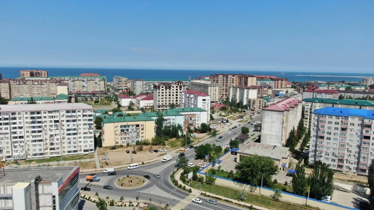 Махачкала каспийск фото В Каспийске ведутся работы по капитальному ремонту крыш и фасадов - Dagpravda.ru