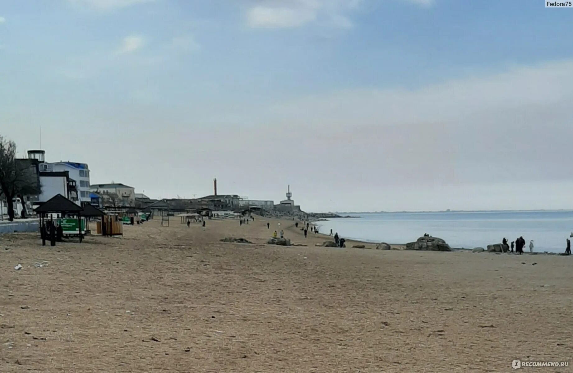 Махачкала море фото пляжей "Городской пляж", город Махачкала, Дагестан - "Цетральный пляж в центре города с