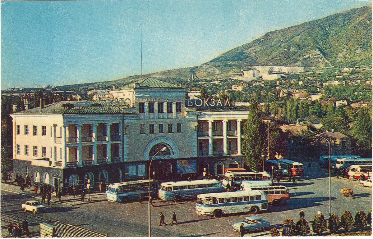 Махачкала ссср фото Новые Икарусы 256.54/55 в коллекции и фотоэкскурсия на автовокзал г. Пятигорска 