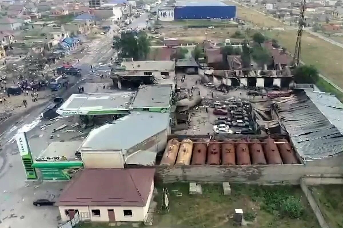 Махачкала траур сегодня фото Очевидец взрыва на АЗС в Махачкале сообщил, что ЧП произошло из-за селитры Аргум