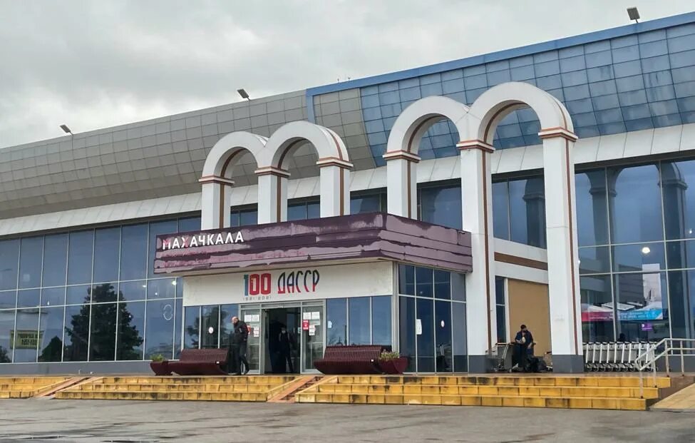 Махачкала уйташ фото Международный аэропорт Махачкалы работает в штатном режиме - ТАСС
