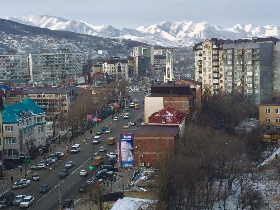 Махачкала в октябре фото Makhachkala, Ave. Akushinsky 2016 ЗНАНИЕ - СВЕТ, А НЕЗНАНИЕ - ТЬМА VK