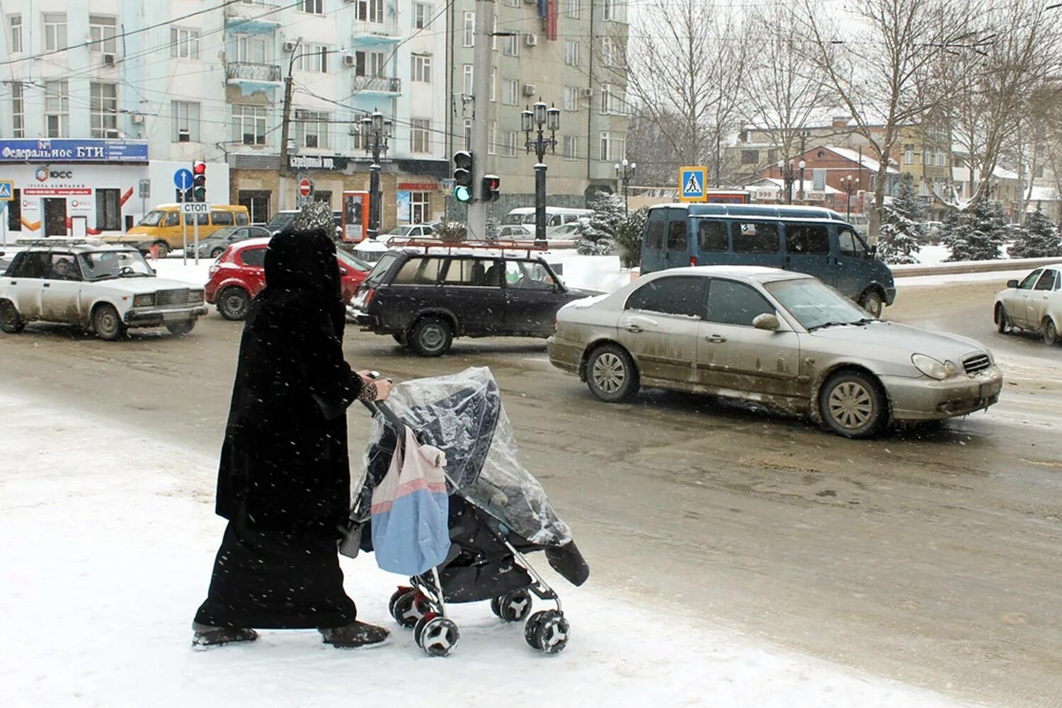 Махачкала зимой фото Городские службы переведены на круглосуточный режим работы - Махачкалинские изве