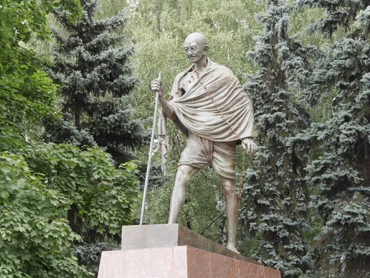 Махатма ганди москва ломоносовский проспект дублер фото Modern design: a monument to Mahatma Gandhi, Moscow Mahatma gandhi, Gandhi, Monu