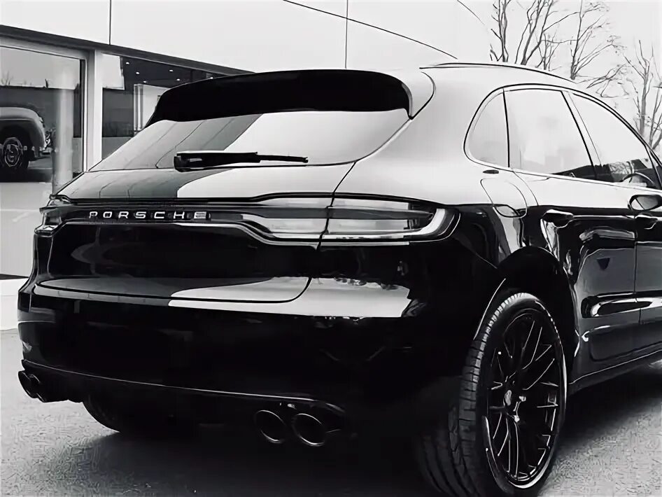 Макан черно белое фото Sleek Black Porsche Macan: Unleash Your Style