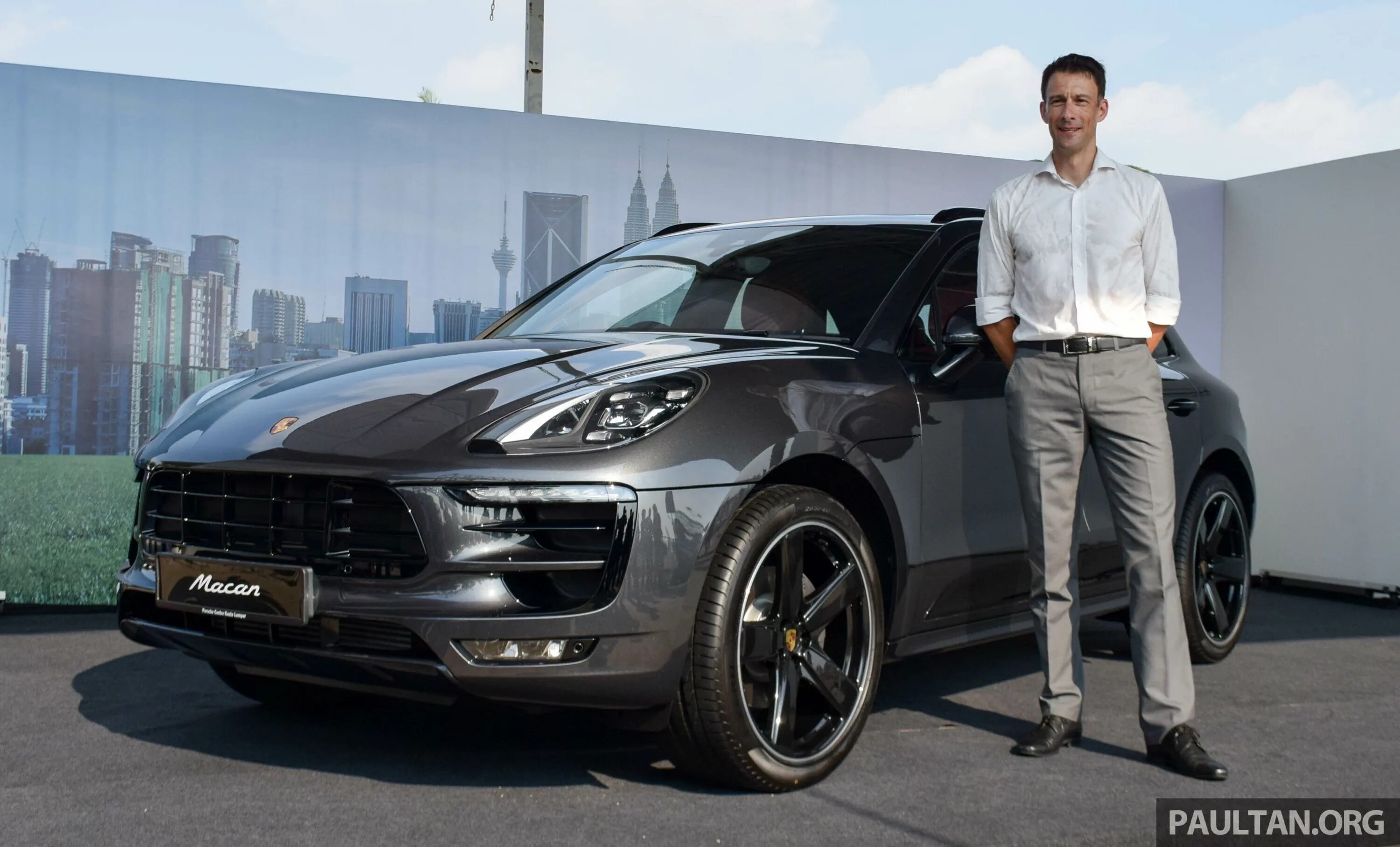 Макан фото в полный рост 2016 Porsche Macan launch - Paul Tan's Automotive News