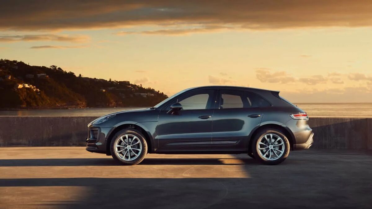 Макан фото в полный рост 2022 Porsche Macan launch review - revRebel