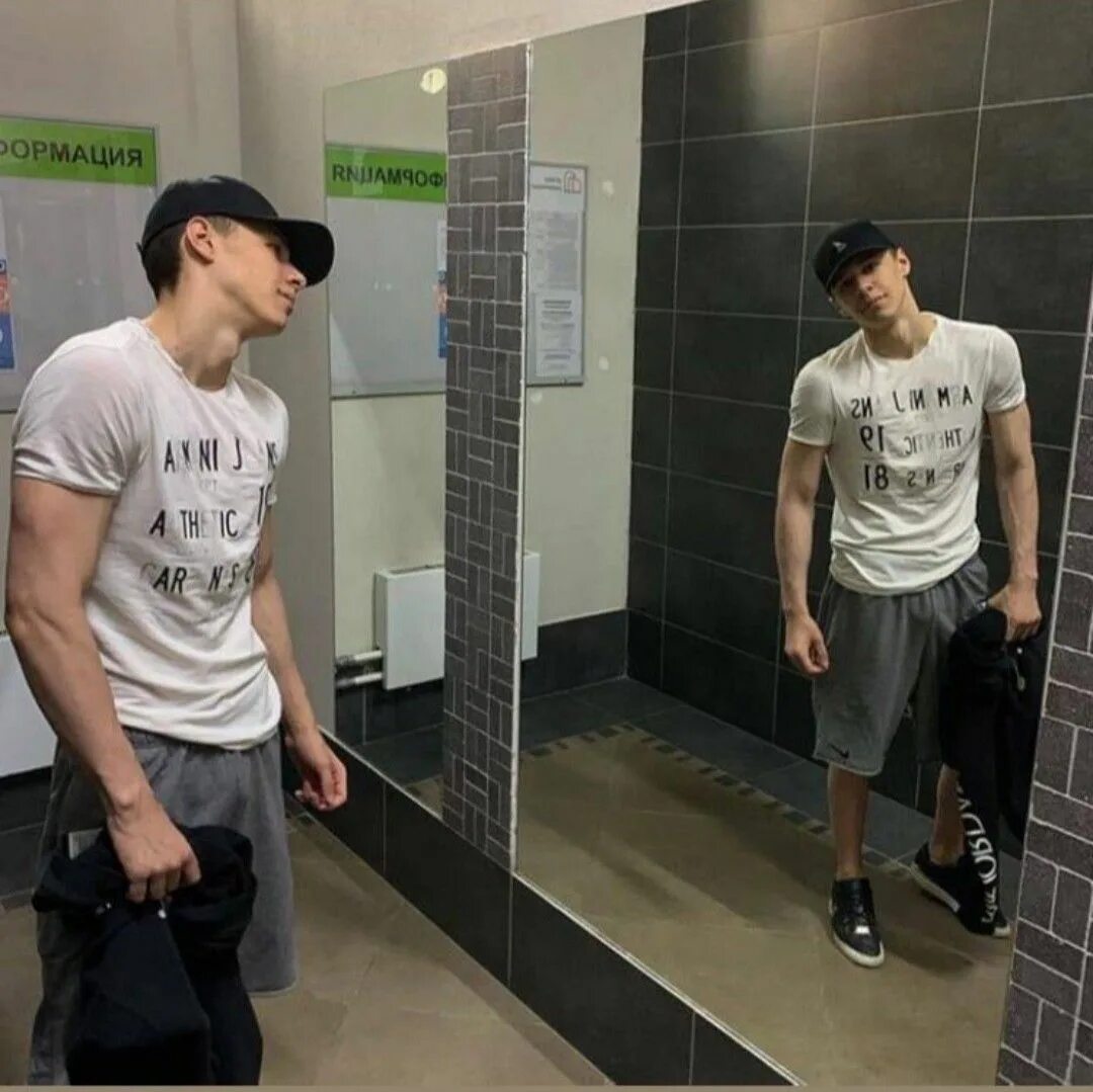 Макан певец фото без футболки Пин на доске A Выпускные фотографии, Певец, Мужской стиль