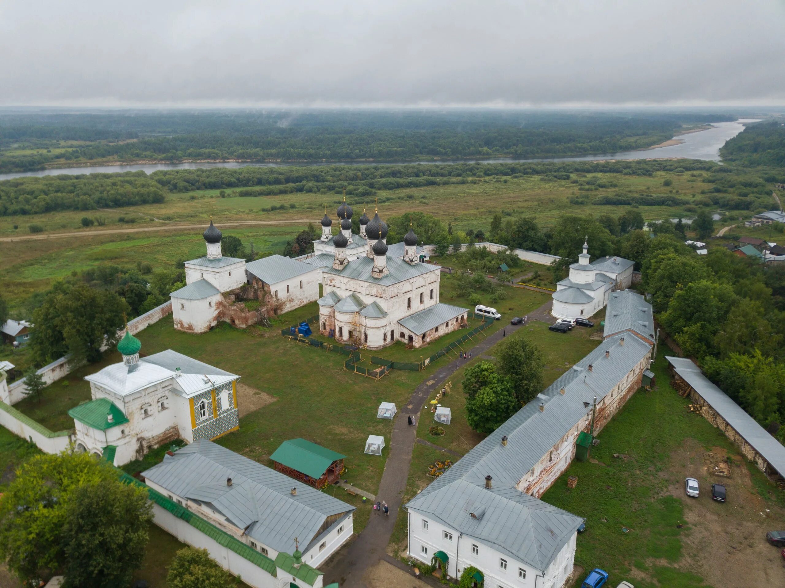 Макарьев монастырь фото Яранский архипастырь принял участие в торжествах Костромской митрополии в честь 