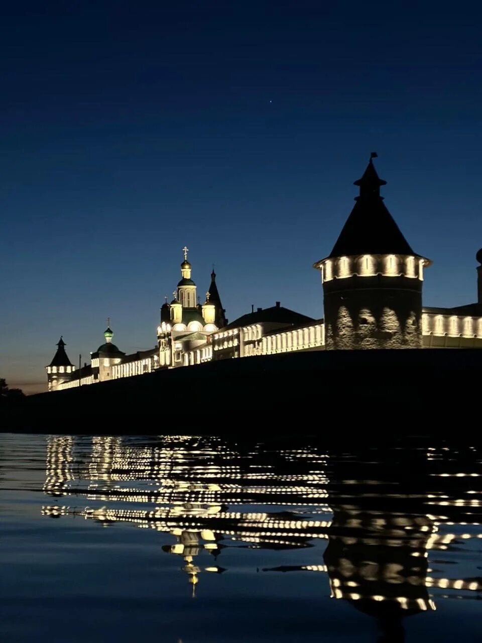 Макарьевский монастырь нижегородская область фото ночью Архитектурная подсветка появилась у Макарьевского монастыря Открытый Нижний