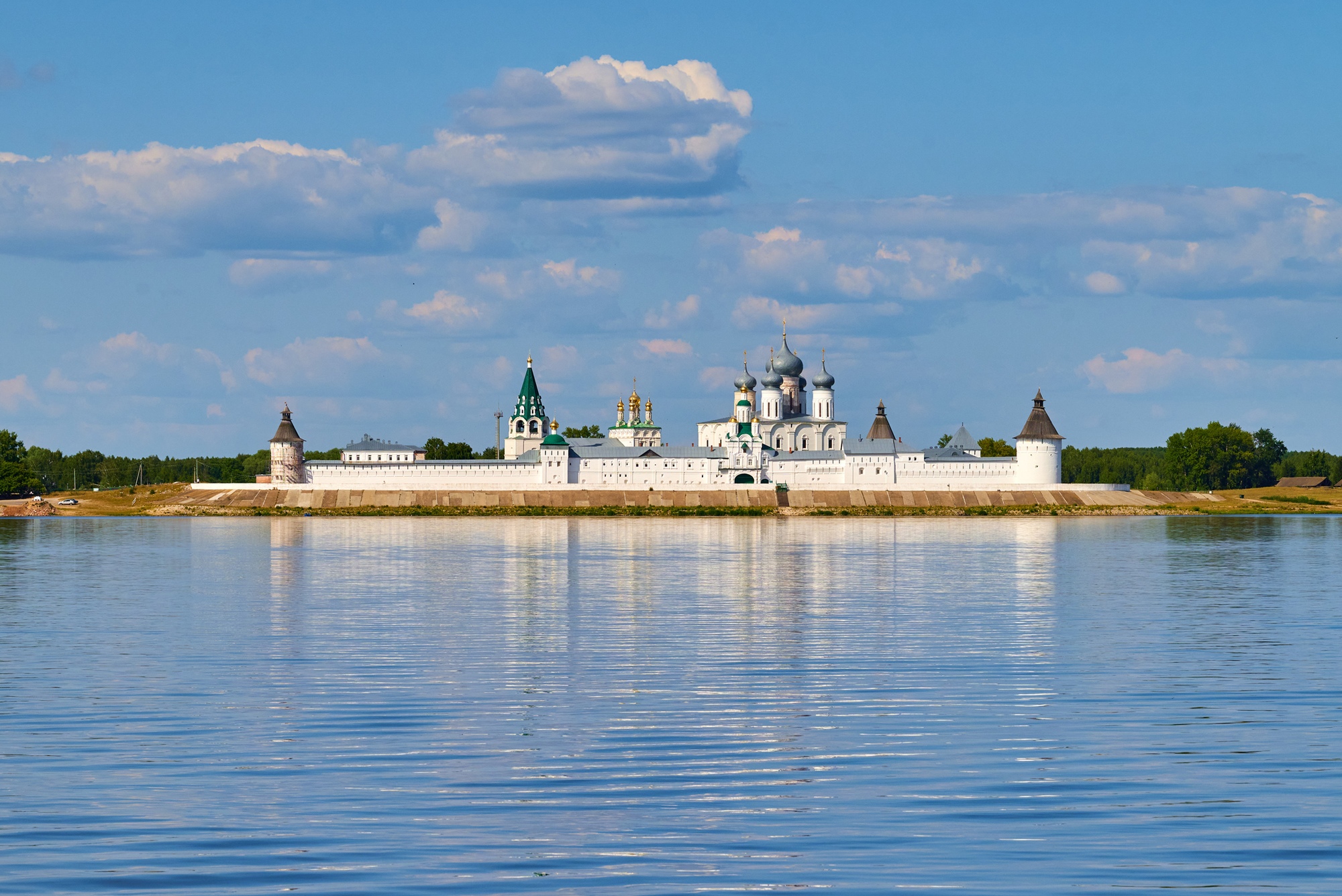 Макарьевский монастырь нижегородская область фото ночью Nine places for road trips around the region :: Articles :: Travel portal Nizhny