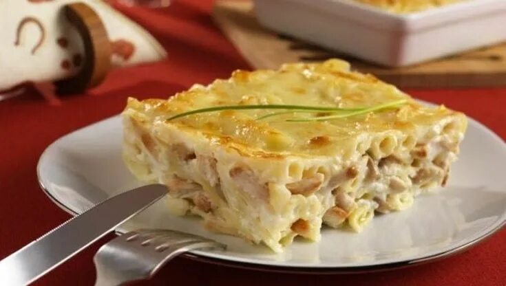 Макаронная запеканка в духовке фото Gratin de pâtes au poulet pas cher et rapide - Astuces Au Feminin Идеи для блюд,