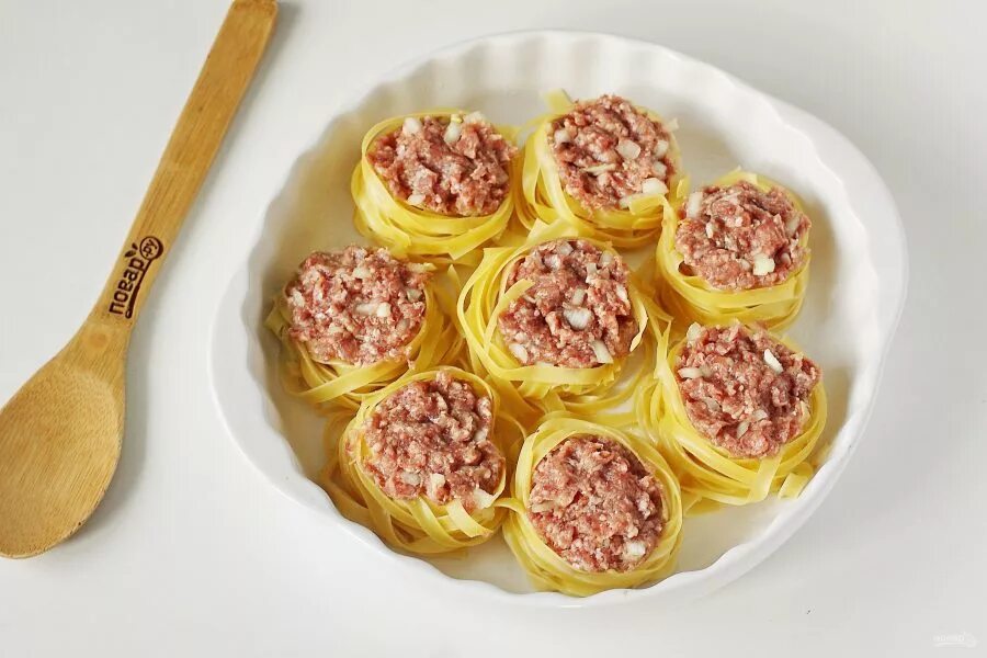Макаронные гнезда с фаршем фото Гнезда с фаршем в духовке - пошаговый рецепт с фото на Повар.ру