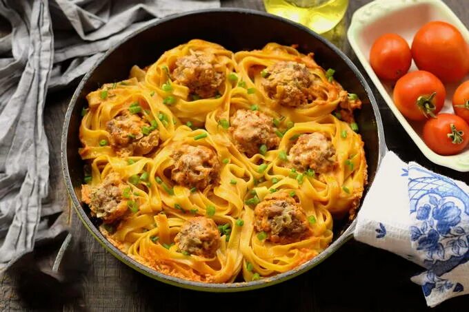 Макаронные гнезда с фаршем фото Гнезда из макарон с фаршем на сковороде - 7 рецептов с фото пошагово