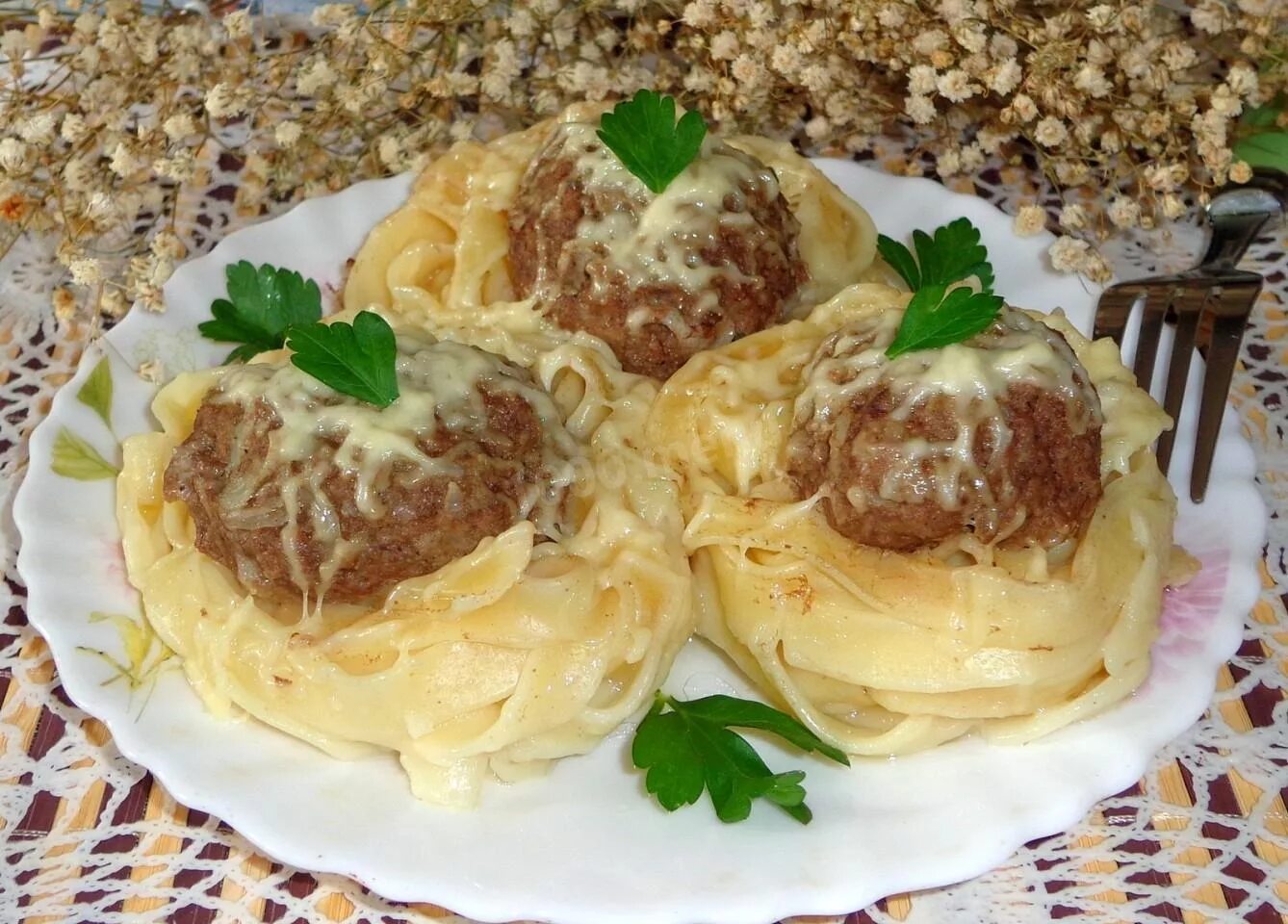Макаронные гнезда с фаршем фото Макаронные гнезда без соуса с мясом кролика и пармезаном рецепт с фото пошагово 