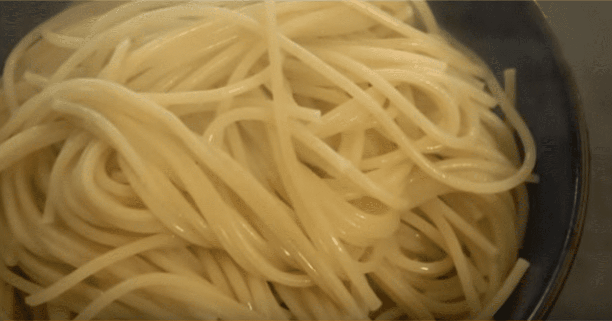 Макароны быстрого приготовления фото Stop Wasting Water And Time By Cooking Pasta In A Saucepan - There's A Much Bett