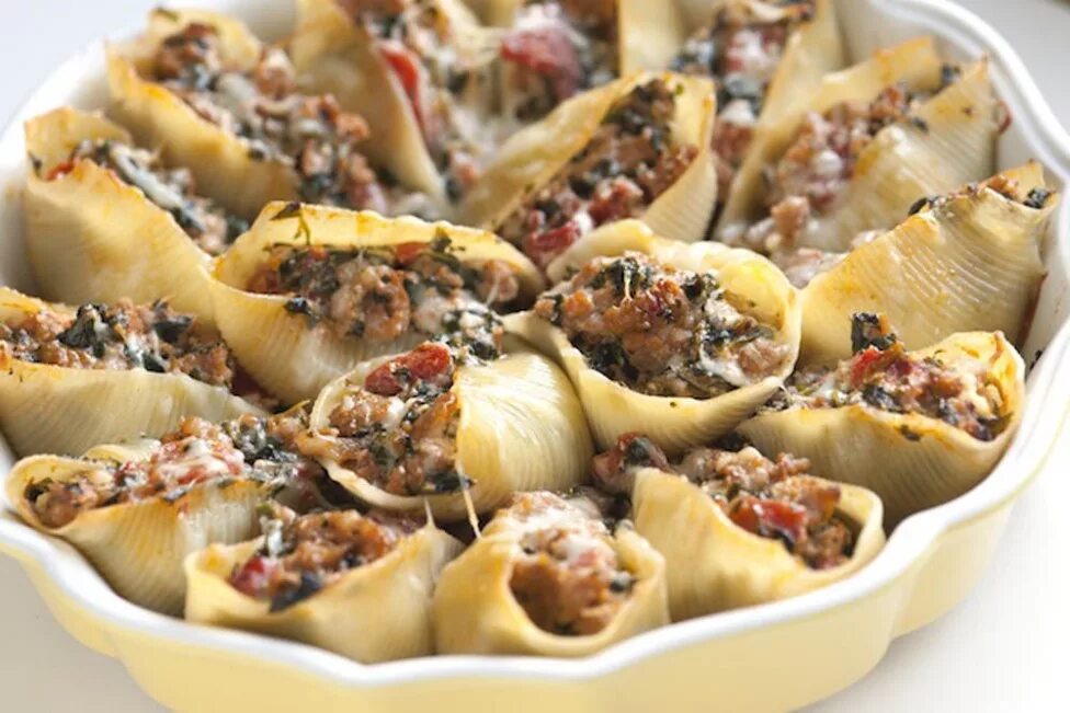 Макароны фаршированные фаршем фото Запеченные фаршированные макароны-ракушки. Простой рецепт