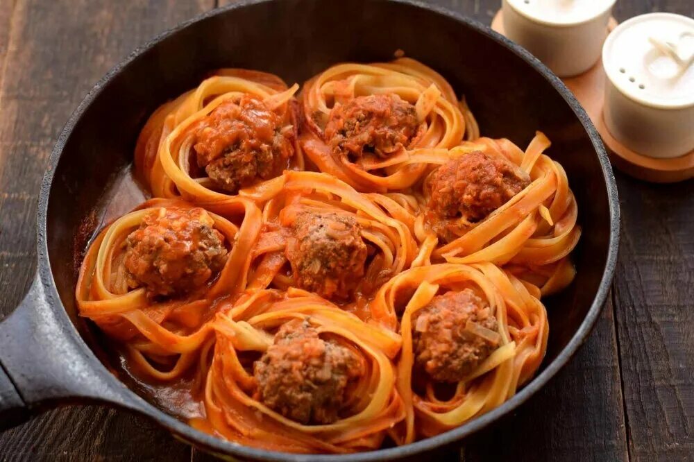 Макароны гнезда с фаршем фото Вкусный и простой ужин: мясные гнезда под сыром Haip.info Дзен