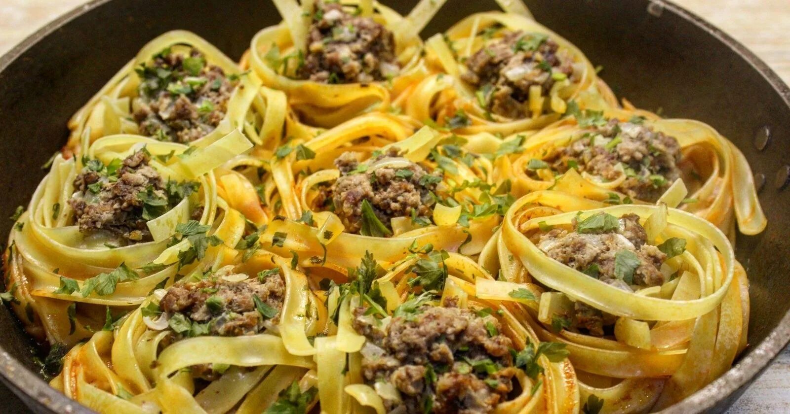 Макароны гнезда с фаршем фото Приготовить гнезда eCookie.ru