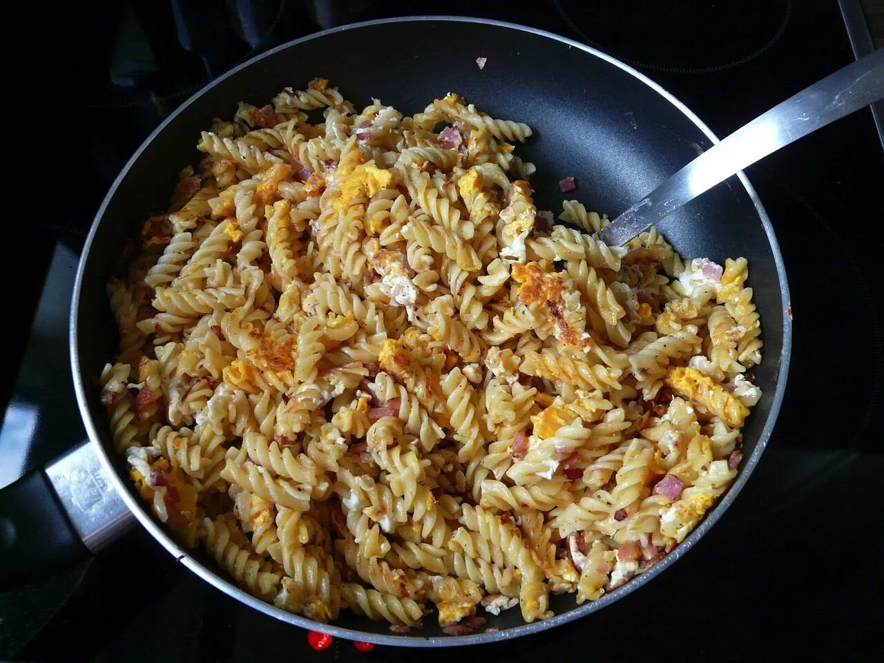 Макароны на сковороде фото Фузилли с грибами за 15 минут ⋆ food-stories.ru Recipe Recipes, How to cook past