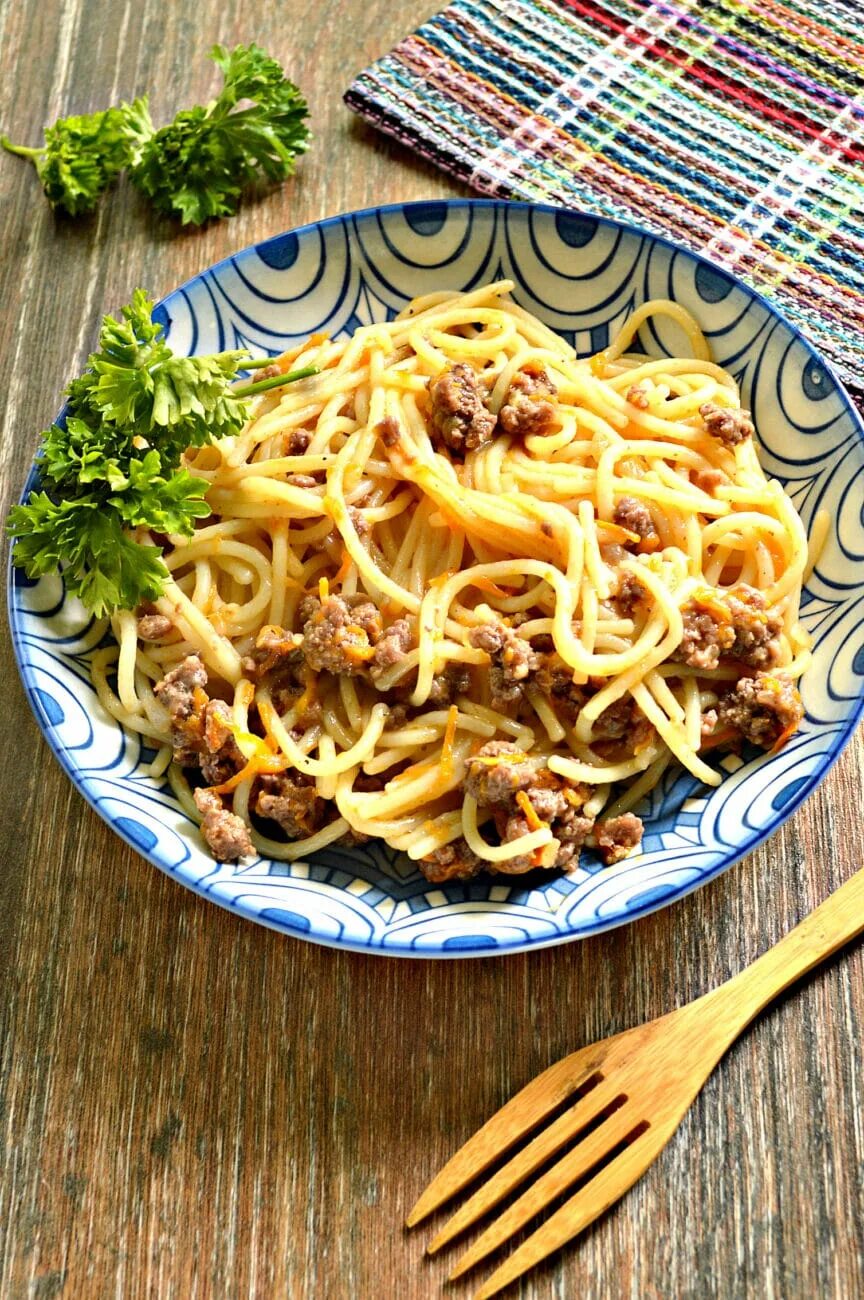 Макароны по флотски с фаршем фото Спагетти с фаршем и овощами на сковороде - рецепт приготовления