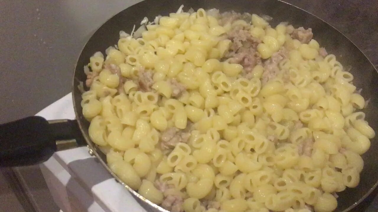 Макароны по флотски в кастрюле фото Кулинария Готовые макароны по-флотски рецепт - YouTube