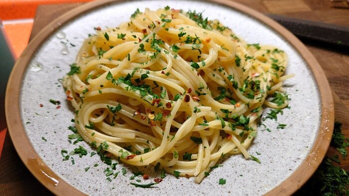 Макароны с чесноком рецепт с фото Спагетти Aglio e Olio Пикабу Дзен
