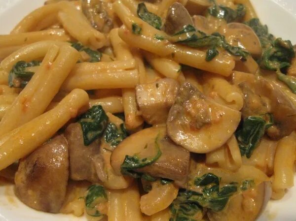 Макароны с грибами фото Pasta with Mushrooms and Spinach in Tomato Cream Sauce Tomato cream sauces, Mush