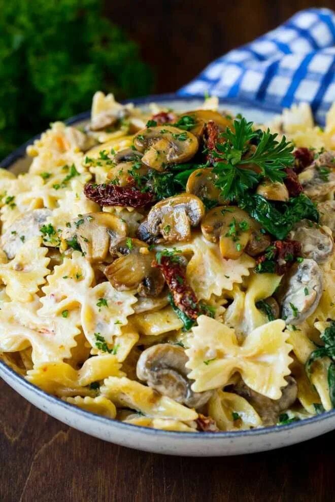 Макароны с грибами рецепты с фото КУЛИНАРИЯ Italian recipes, Farfalle recipes, Pasta