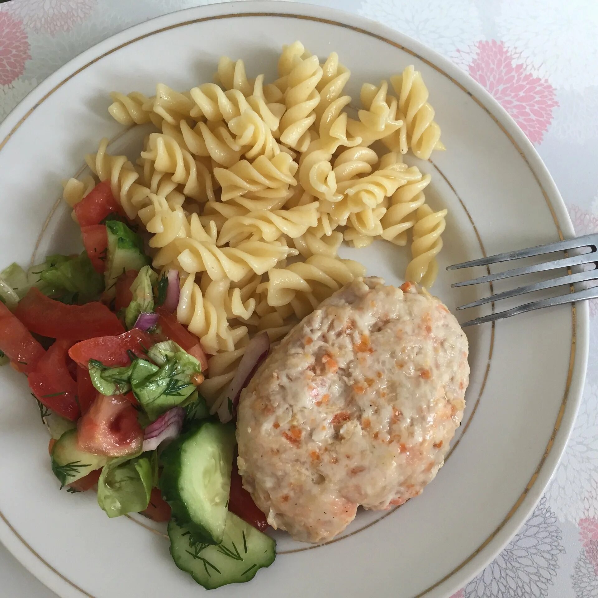 Макароны с котлетой рецепты с фото Вкусные макароны с котлетами: найдено 89 изображений