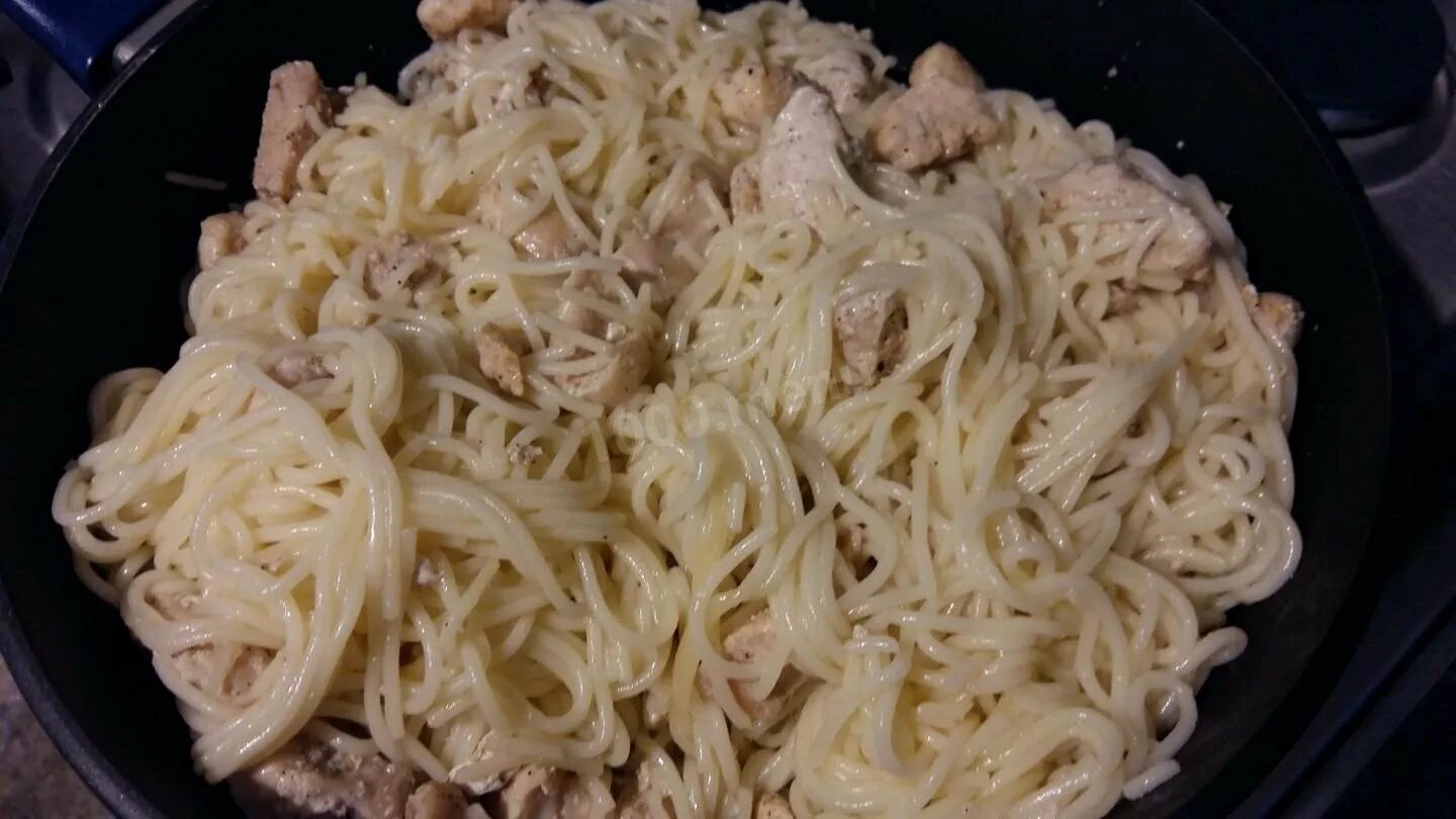 Макароны с курицей на сковороде фото Макароны в соусе на сковороде Южный Город