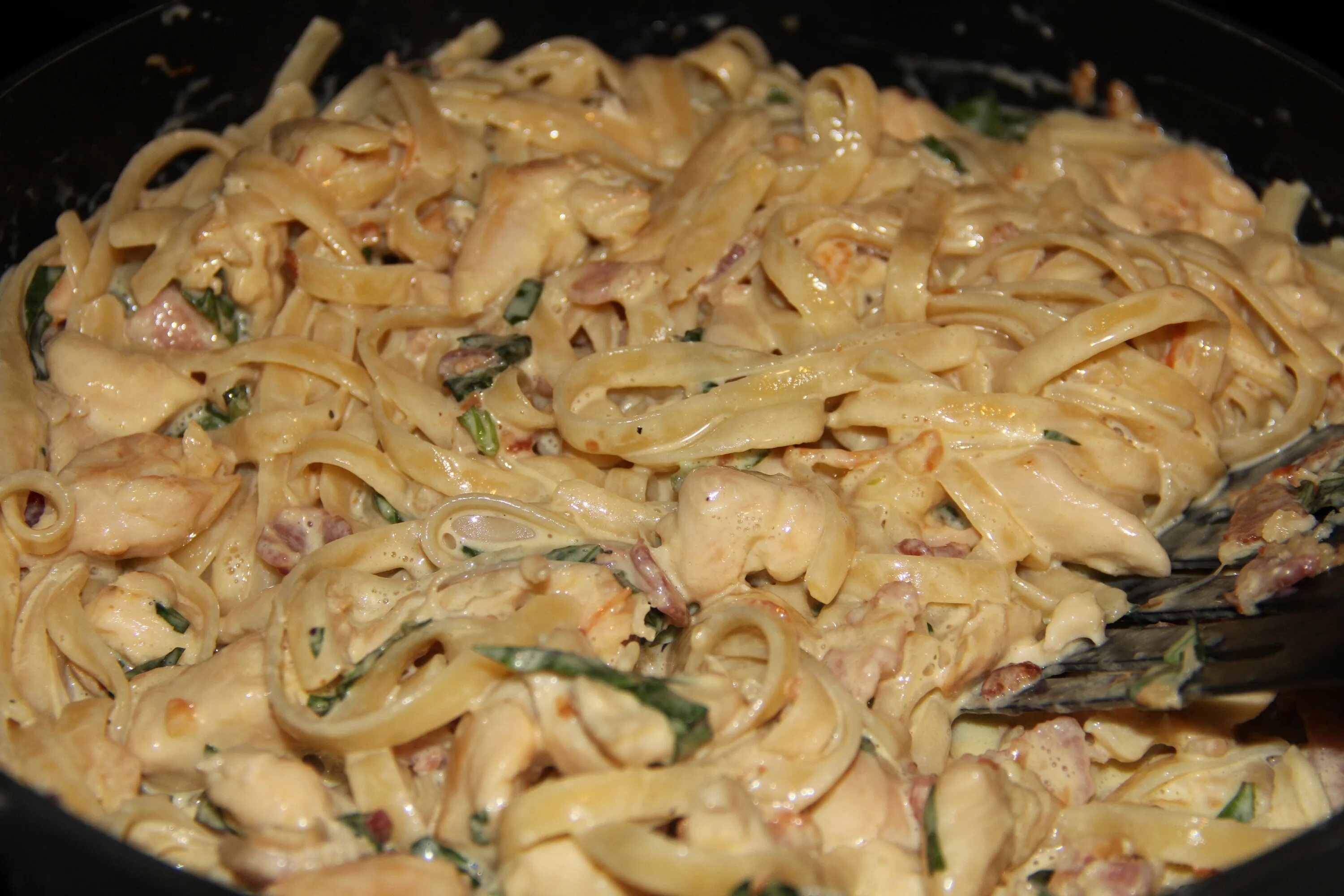 Макароны с курицей на сковороде фото Рецепт пасты курица грибы в сливках - найдено 90 картинок