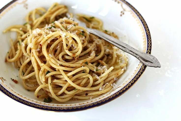 Макароны с луком рецепт с фото Fall Pasta Recipes Pasta dishes, Anchovy paste recipe, Anchovy pasta