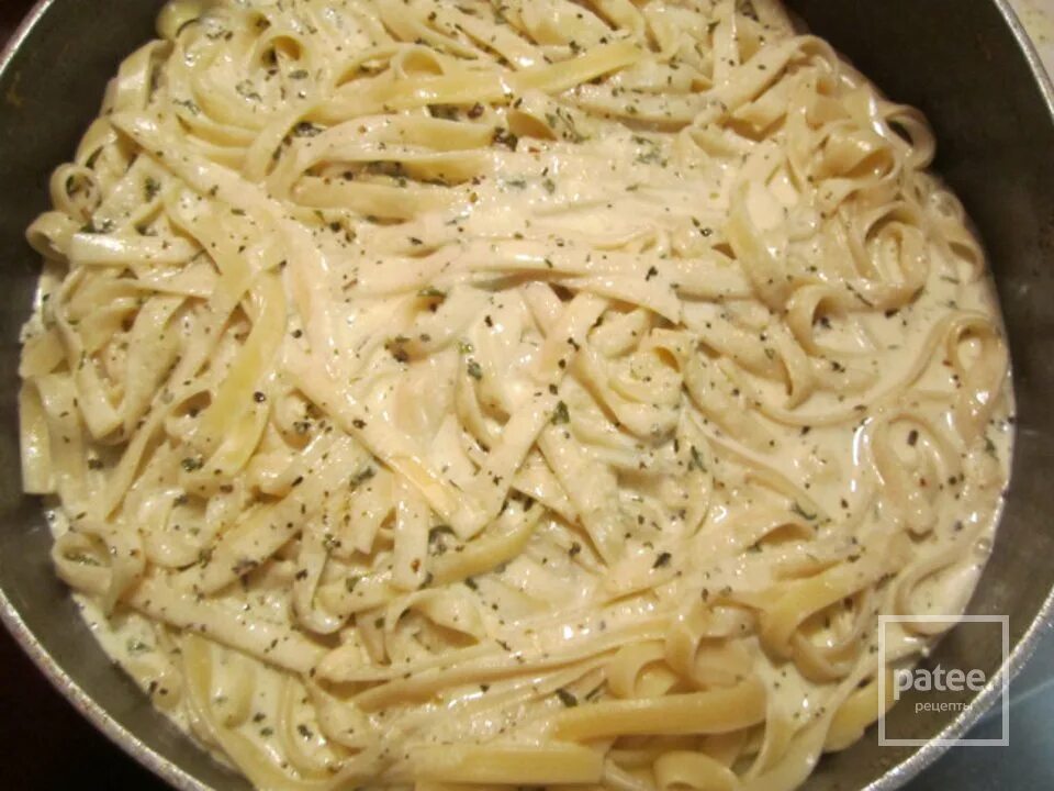 Макароны с соусом альфредо в школе фото Курица с соусом Альфредо и пастой - рецепт с фотографиями - Patee. Рецепты