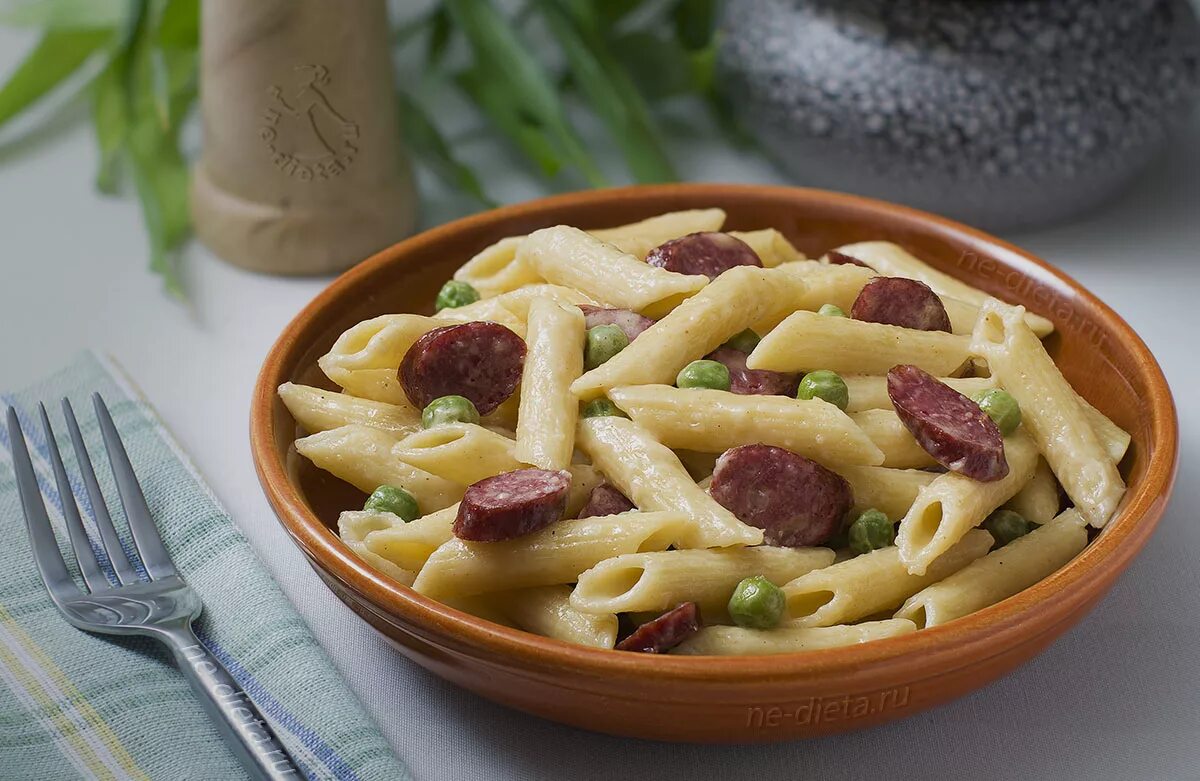 Макароны с сыром и колбасой фото Паста с колбасками - рецепт с пошаговыми фото ne-dieta