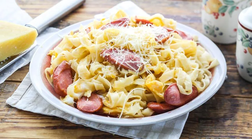 Макароны с сыром и колбасой фото Макароны с сосисками и сыром, пошаговый рецепт с фото на 628 ккал