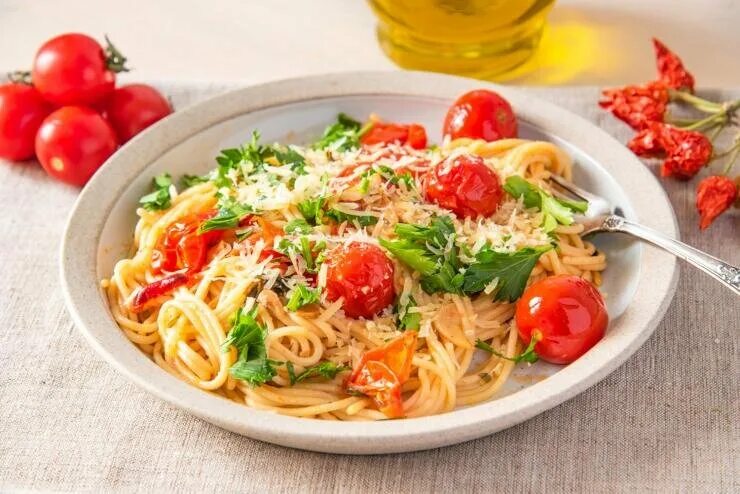 Макароны с сыром и помидорами фото Дачные рецепты Спагетти и Макарон с мясом, рыбой, овощами Антонов сад - дача и о
