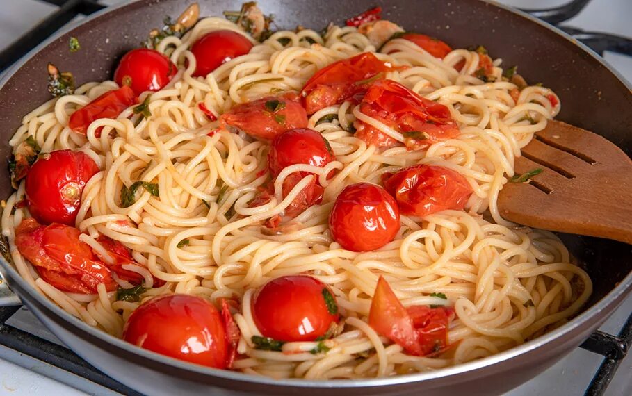 Макароны с сыром и помидорами фото Паэлья с лангустином и гребешками
