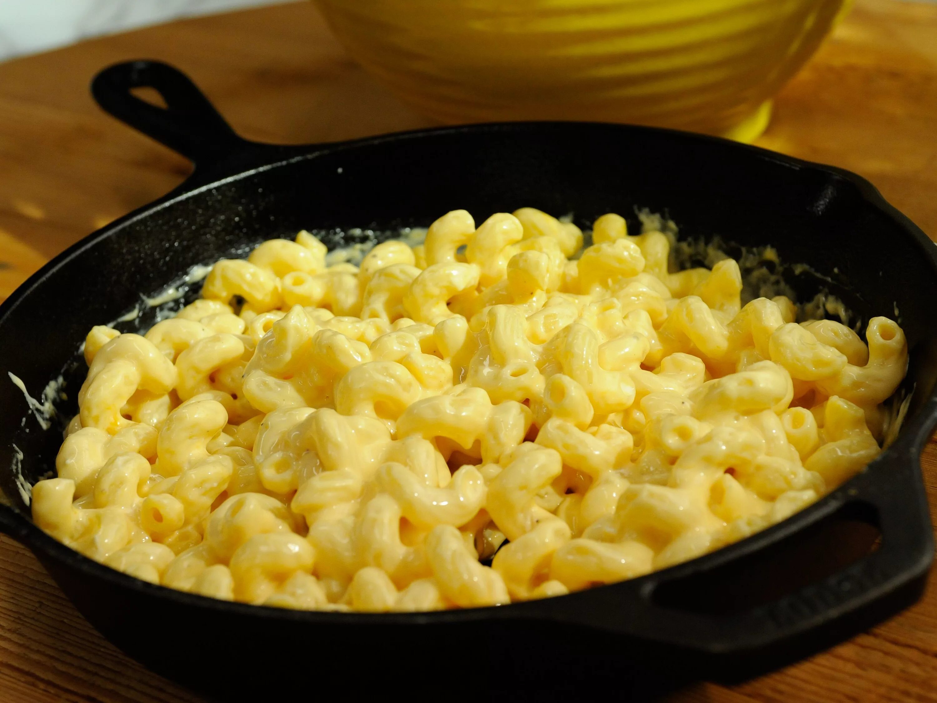 Макароны с сыром на сковороде фото Quickest Mac and Cheese Recipe Quick mac and cheese, Food network recipes, Recip