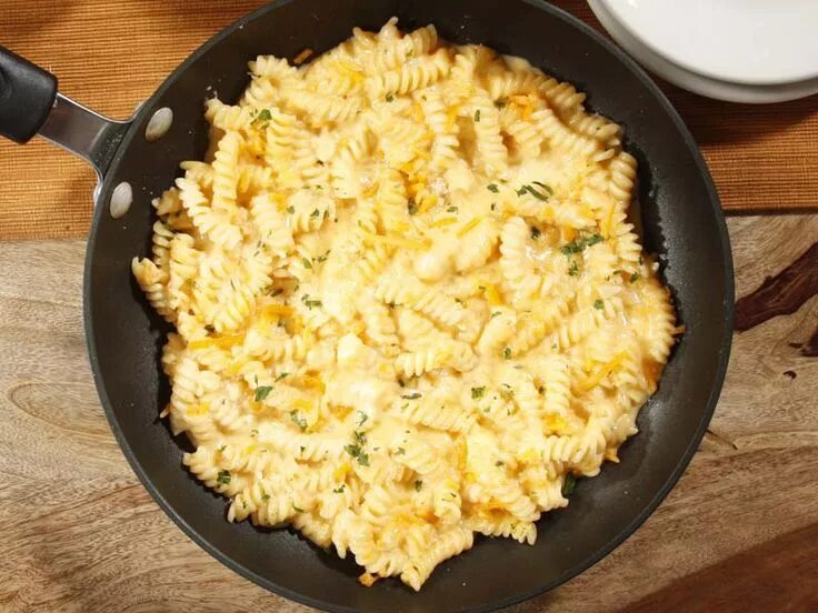 Макароны с сыром на сковороде фото Barilla ® Pronto ™ Rotini Macaroni & Cheese Recipe Barilla Barilla recipes, Maca