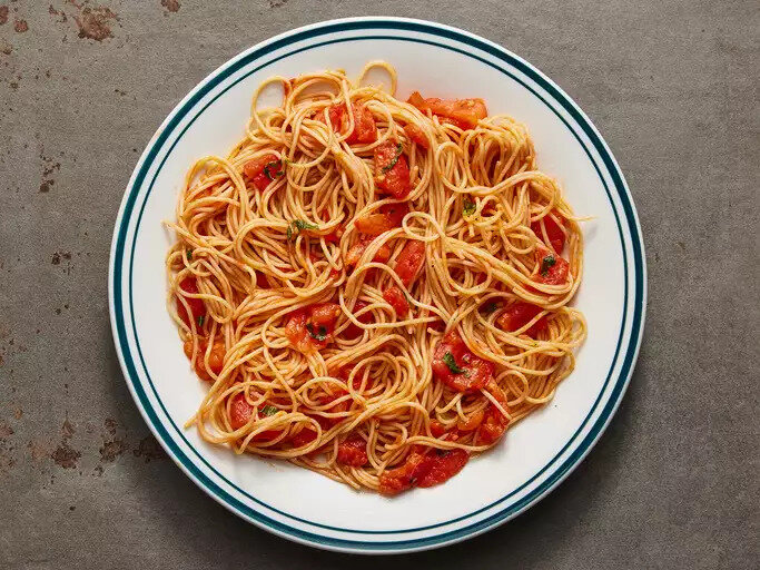 Макароны с томатным соусом фото Паста с помидорами и чесноком Рецепты для своих Дзен