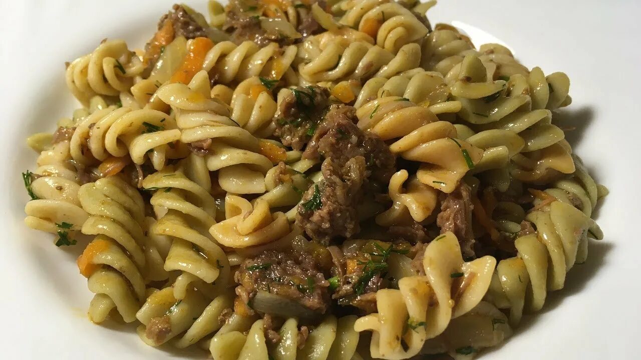 Макароны с тушенкой на сковороде фото Tricollini with stew in a frying pan. Insanely delicious! - YouTube