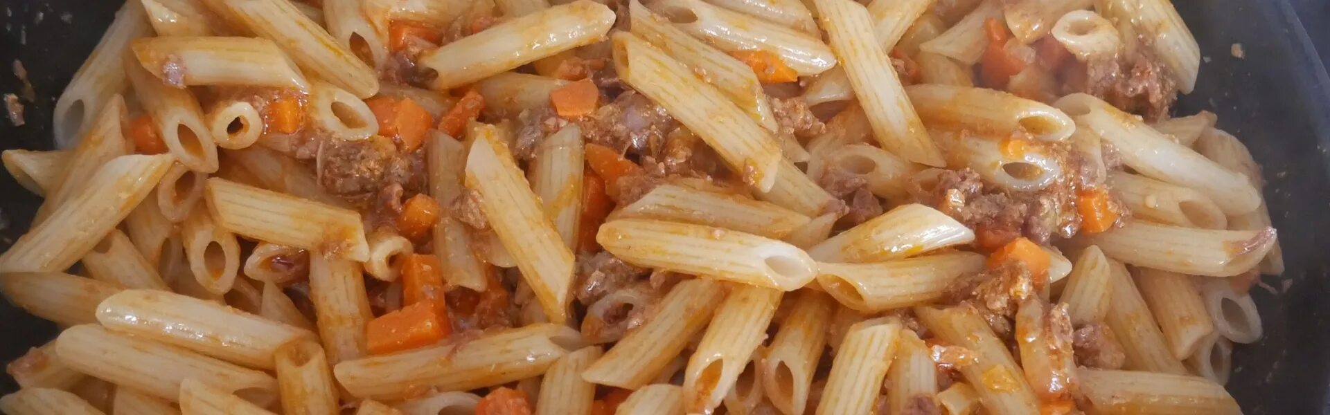 Макароны с тушенкой на сковороде фото Мужские рецепты: макароны с тушенкой не по-флотски Обед на Irk.ru: рестораны, ка
